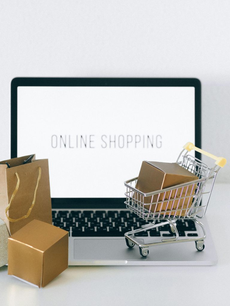 online-shopping-axis-bank-spends-campaign-august.jpg